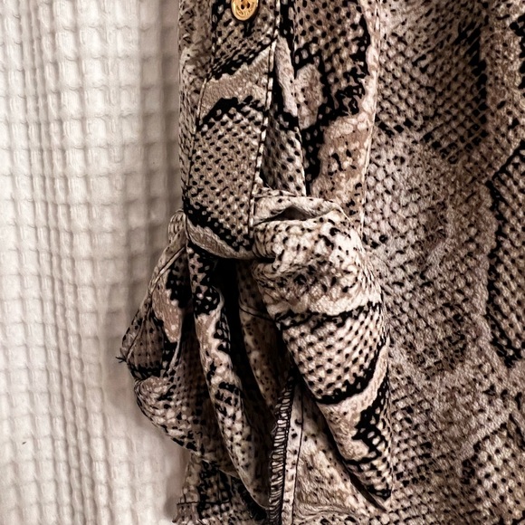Snake print zip front shirt - Picture 3 of 7